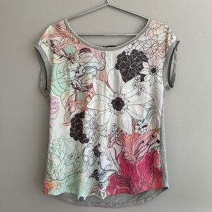 Lightweight floral top by Vanilla Sugar